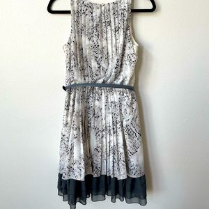 Jessica Simpson Grey and White Floral Dress